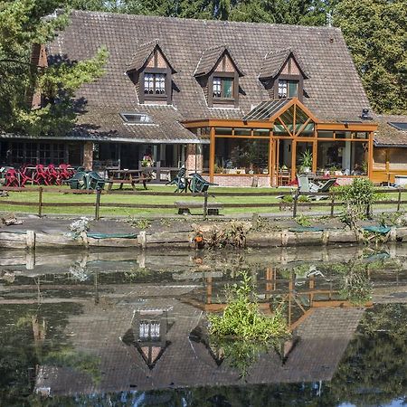 Auberge Du Bord Des Eaux - Demi-Pension Assuree Sur Reservation Saint-Amand-les-Eaux Exterior photo