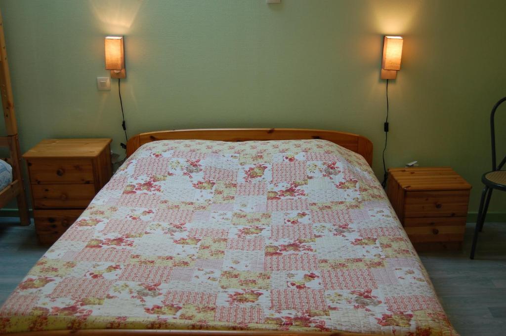 Auberge Du Bord Des Eaux - Demi-Pension Assuree Sur Reservation Saint-Amand-les-Eaux Room photo