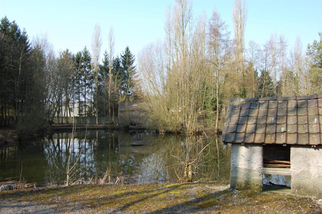 Auberge Du Bord Des Eaux - Demi-Pension Assuree Sur Reservation Saint-Amand-les-Eaux Exterior photo