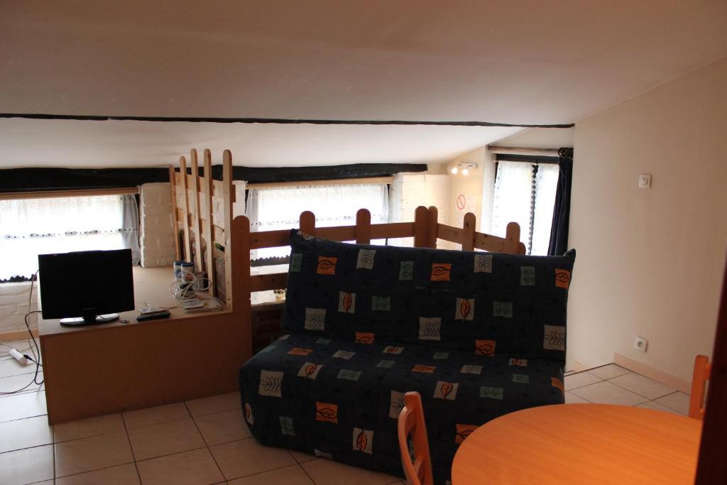 Auberge Du Bord Des Eaux - Demi-Pension Assuree Sur Reservation Saint-Amand-les-Eaux Room photo